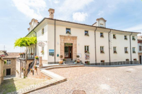 Гостиница Borgo Vecchio Locanda di Charme  Ниеве